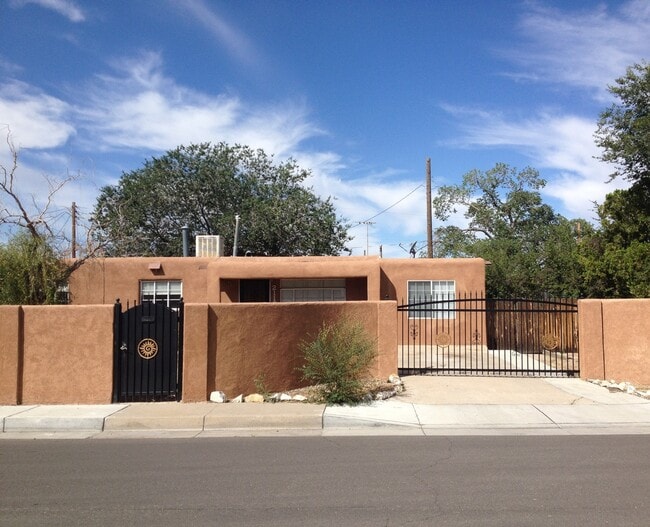 Primary Photo - Wonderful 3 bed 2 bath home!