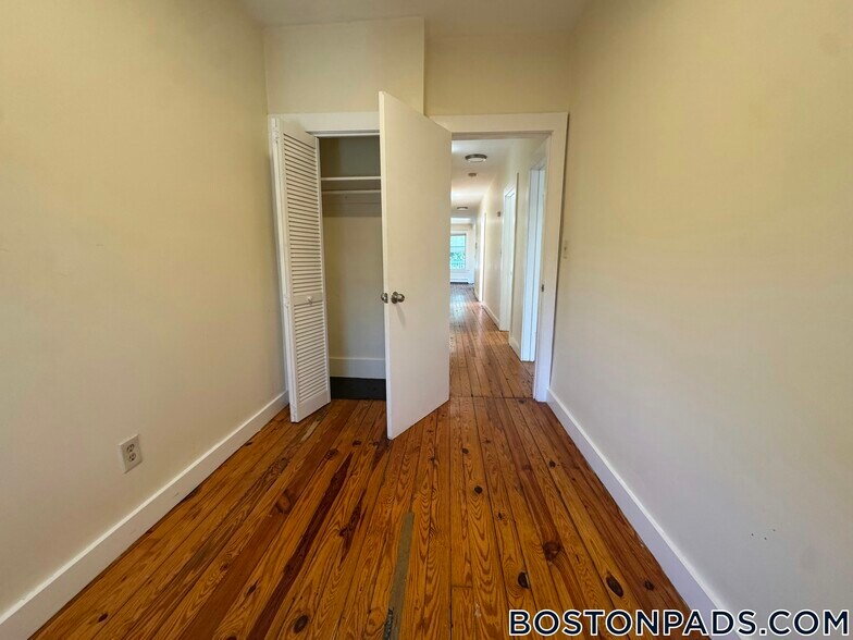 Building Photo - 66 Pleasant St