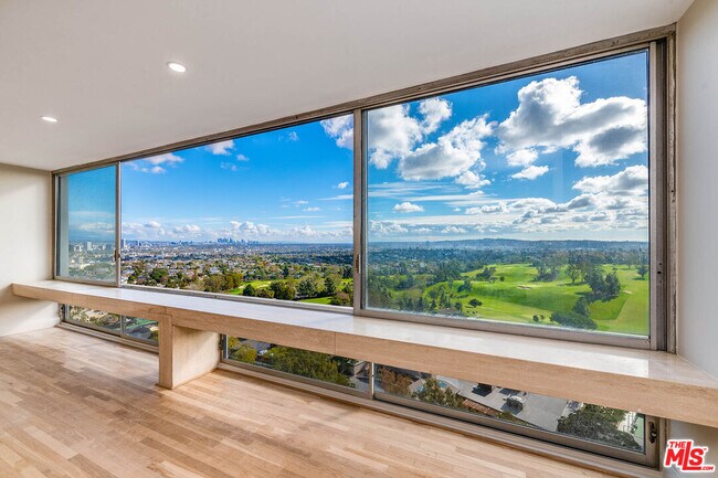 Building Photo - 2222 Ave of the Stars