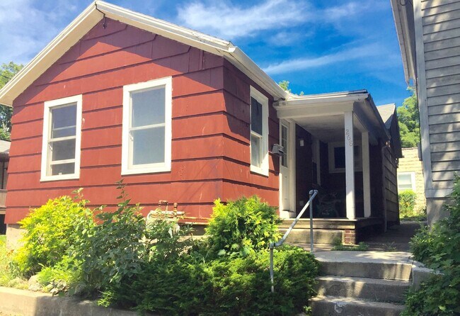 Building Photo - 268 Sanford St