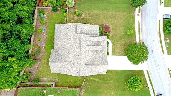 Building Photo - 3731 Ivy Lawn Dr NE