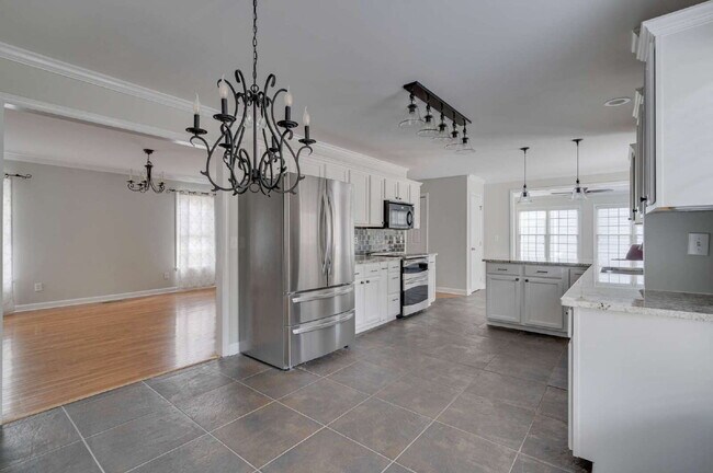 Building Photo - Four-Bedroom Home in Harrington Grove neighborhood!
