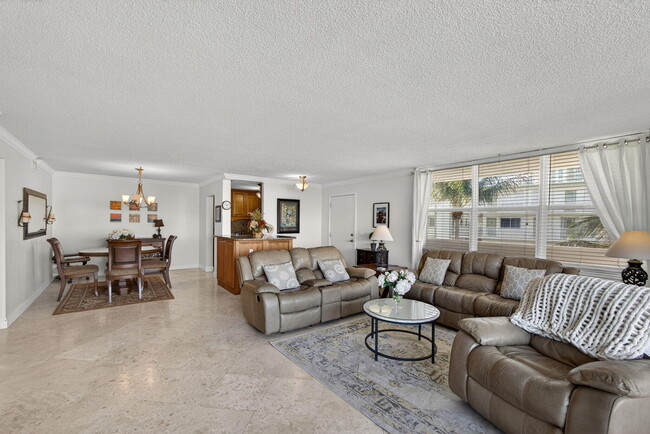 Building Photo - 3640 N Ocean Dr