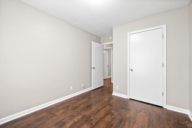 Building Photo - 135 E St