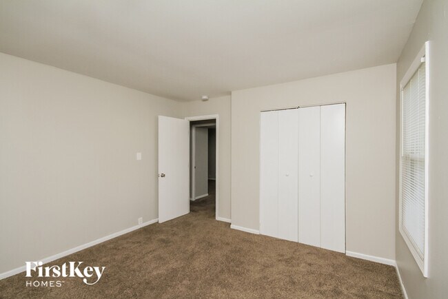 Building Photo - 201 Belmont Dr