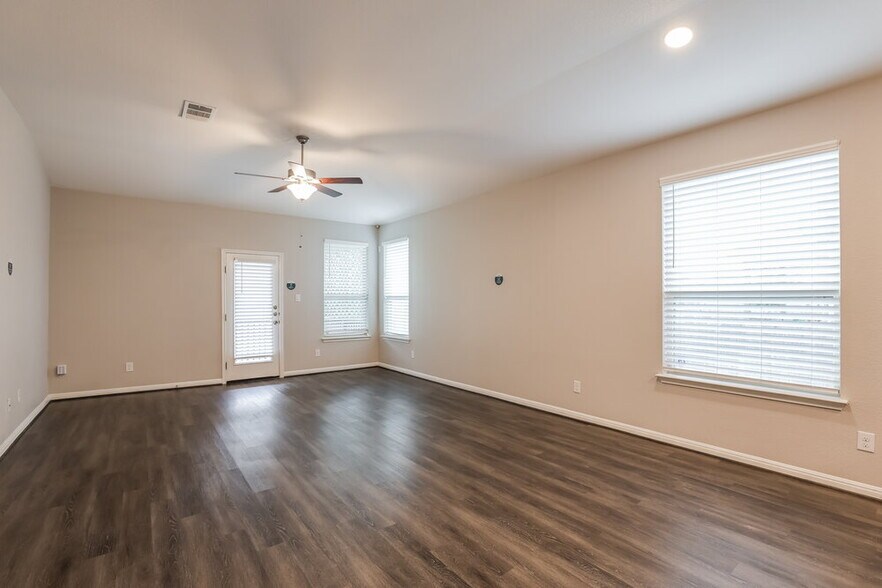 Building Photo - 13338 Badlands Bnd