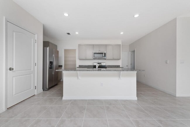 Building Photo - 1296 Cascades Ave