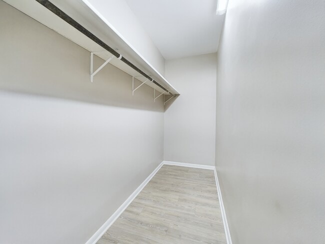 Building Photo - 112 Brady Ln