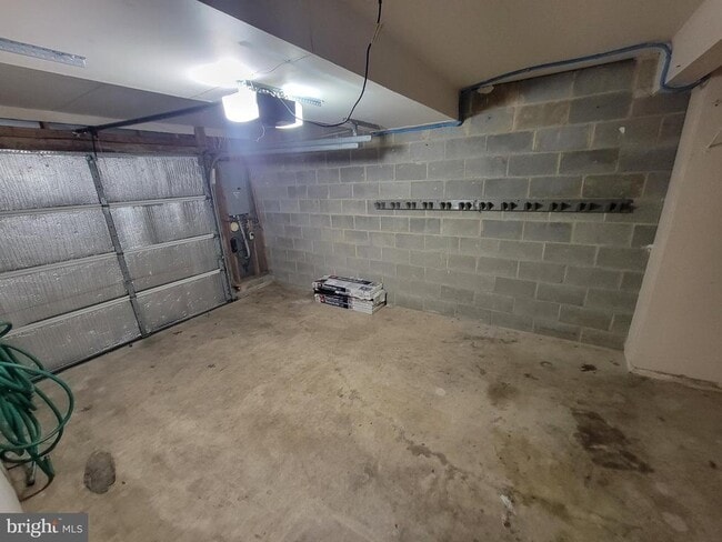 Building Photo - 11 Whistler Ct