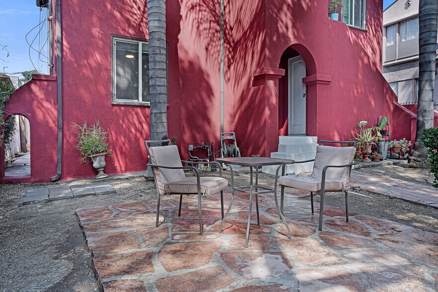 Building Photo - 615 N Coronado St