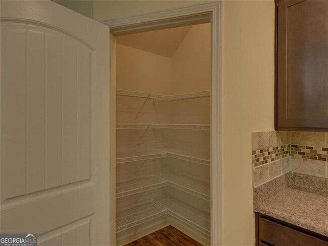 Building Photo - 329 Turtle Creek Dr