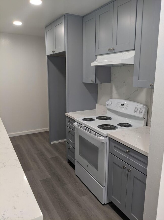 Building Photo - SANTA CLARA - updated 4 bedroom home