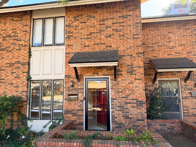 Primary Photo - "Charming 3-Bed, 2-Bath Home in Lubbock – Spacious 1,233 Sq Ft Gem on 33rd Street!"