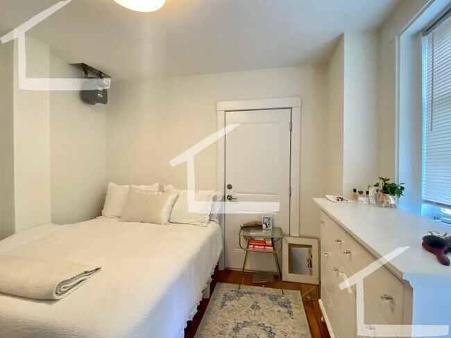 Building Photo - 89 Harvard St