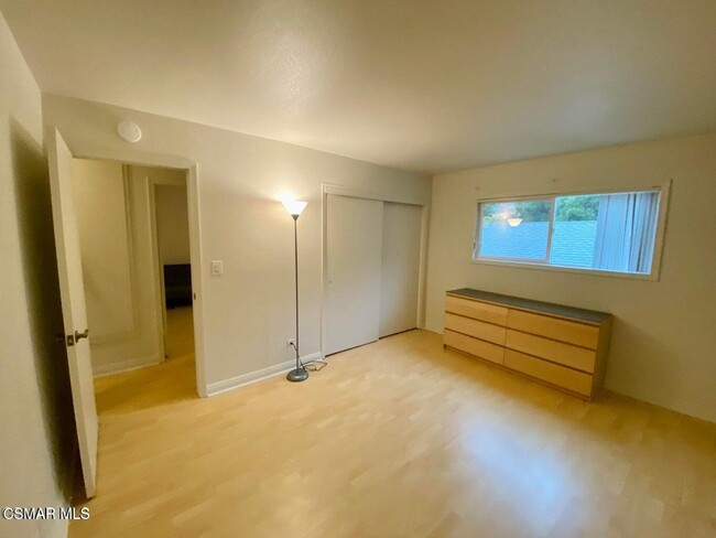 Building Photo - 720 Brossard Dr