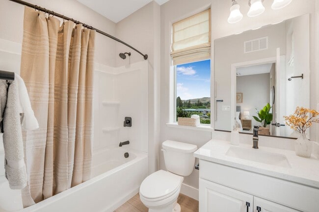 Building Photo - $4595 - Beautiful Corner Unit Condo in New...