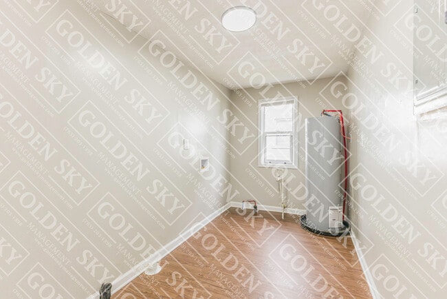 Building Photo - 2908 S Monroe St