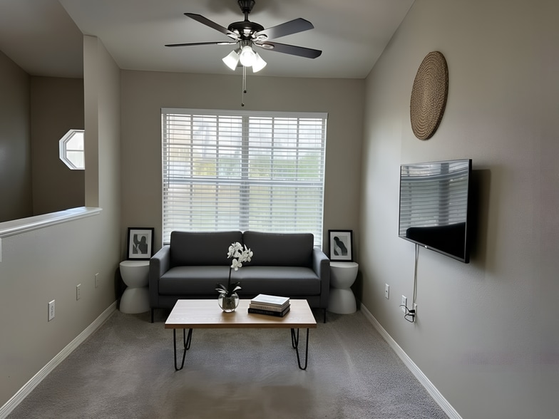 Building Photo - 844 Grand Regency Pointe