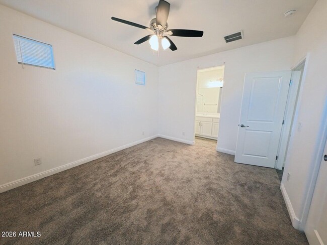 Building Photo - 6850 E Butte St