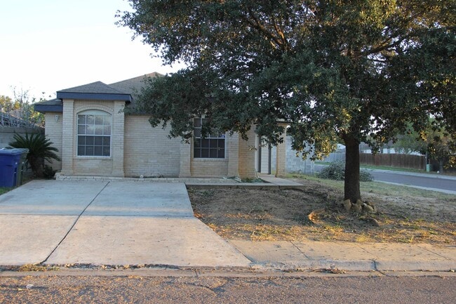 Building Photo - 1801 Denmark Ln