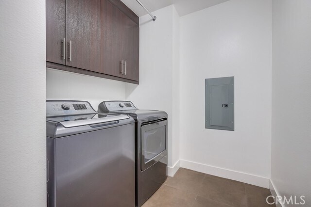 Building Photo - 402 Rockefeller