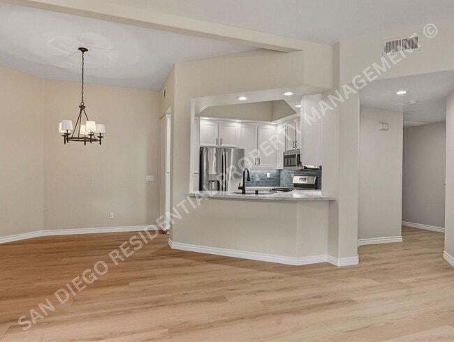 Building Photo - Beautifully Remodeled and Bright in the Perfect Carmel Mountain Ranch Location