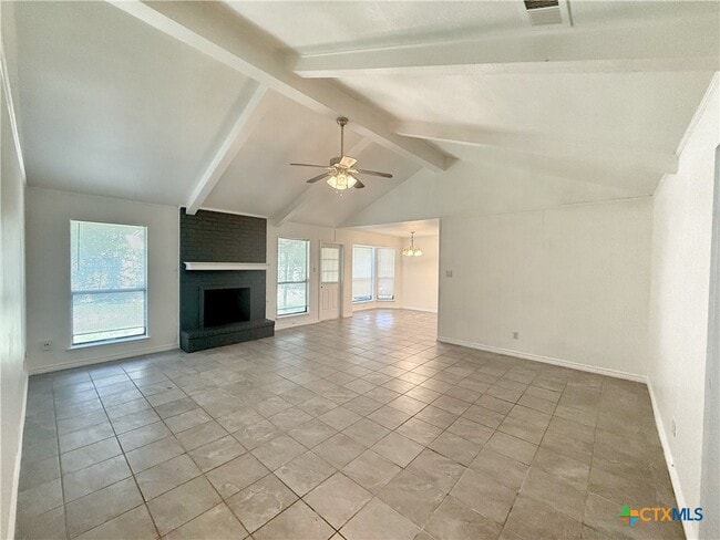 Building Photo - 912 Spring Hill Dr