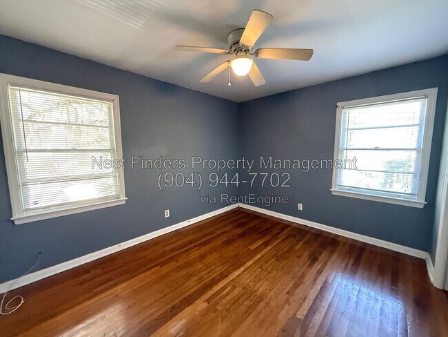 Building Photo - 3553 Oak St