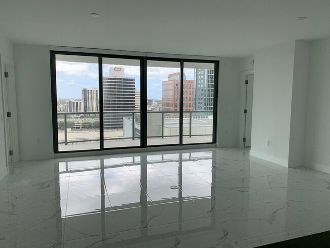 Building Photo - 100 E Las Olas Blvd