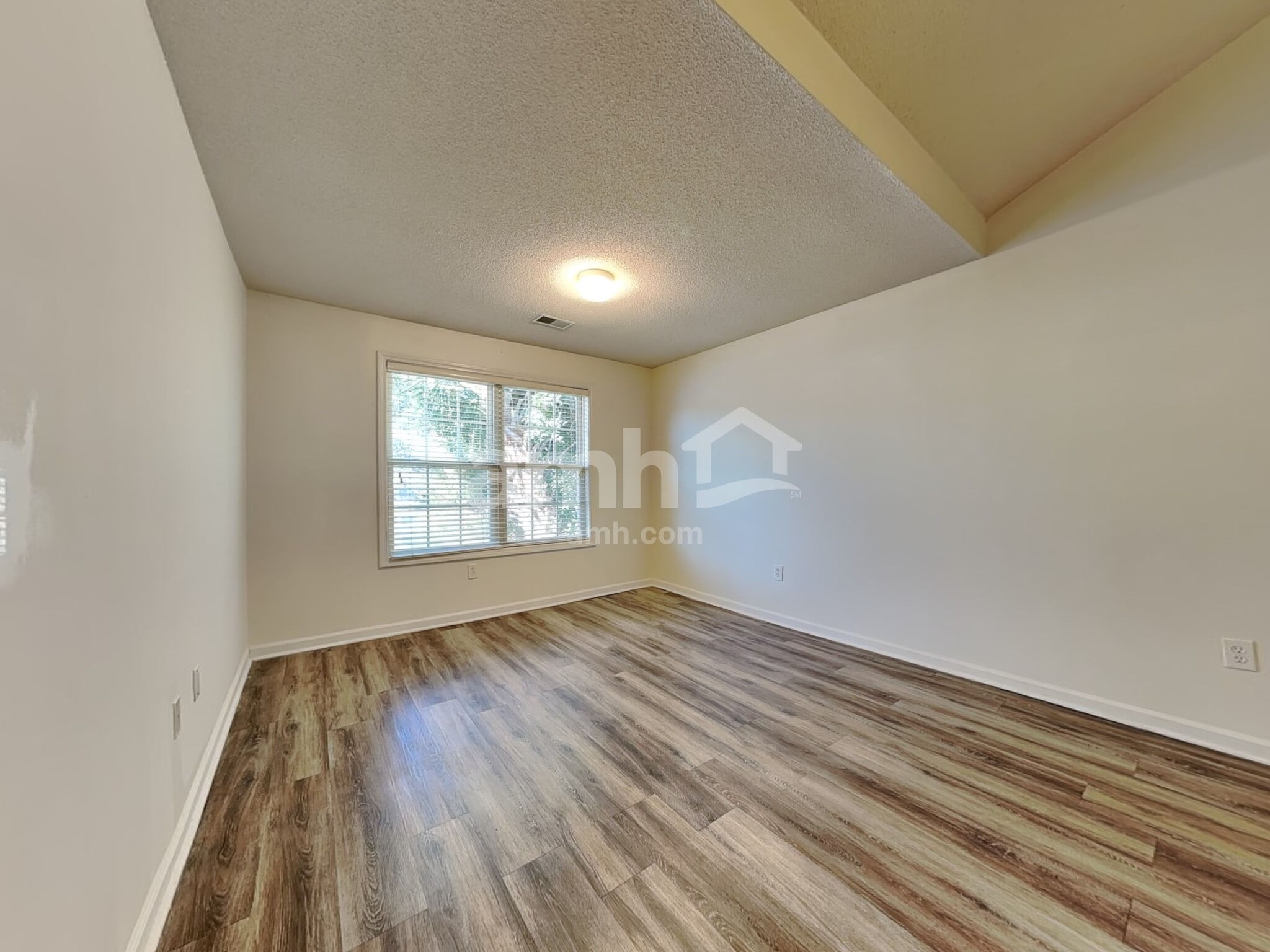 Building Photo - 11 Lake Linden Ct