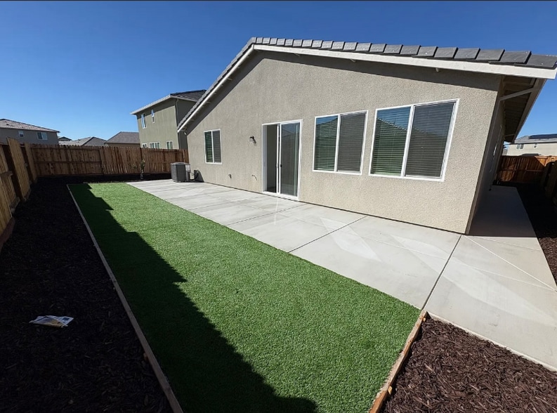 Building Photo - 1744 Halo Ave