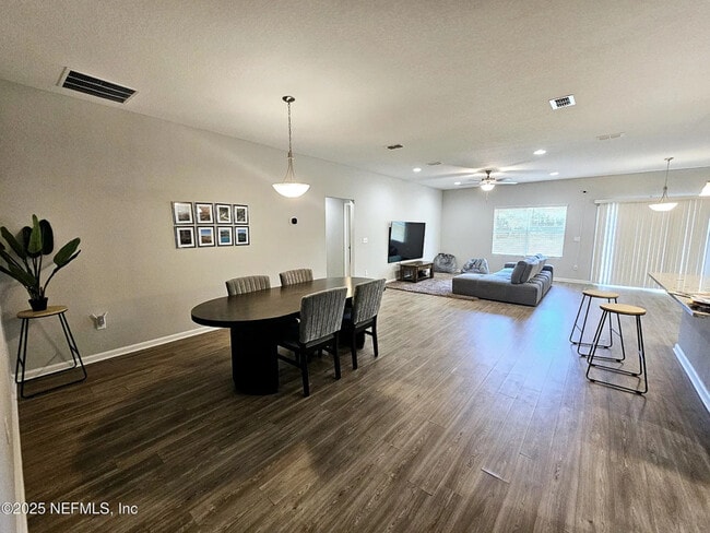 Building Photo - 12716 Deeder Ln