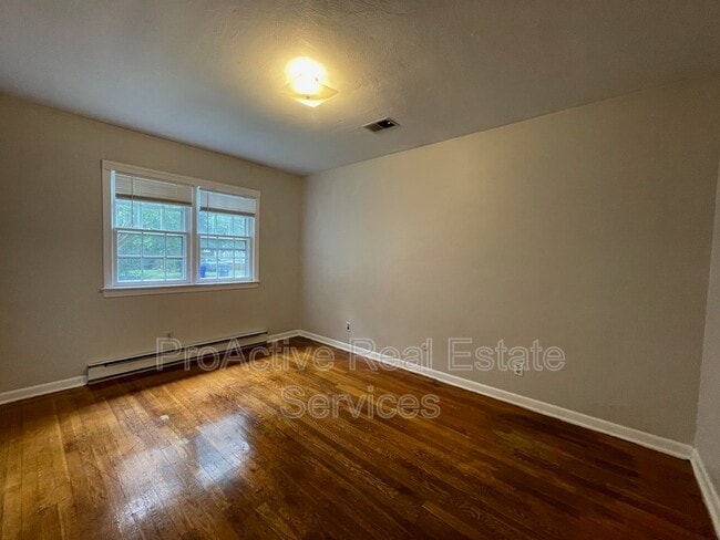 Building Photo - 9243 Atwood Ave