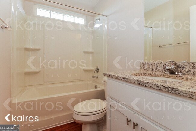 Building Photo - 220 Western Red Cedar Dr