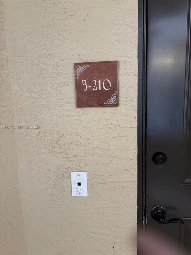 Building Photo - 2900 NW 125th Ave