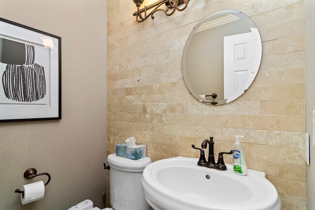 Building Photo - 111 S Village Knoll Cir