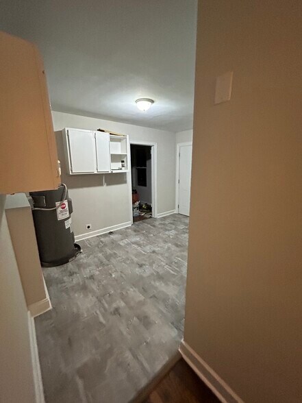 Building Photo - 305 Orange St