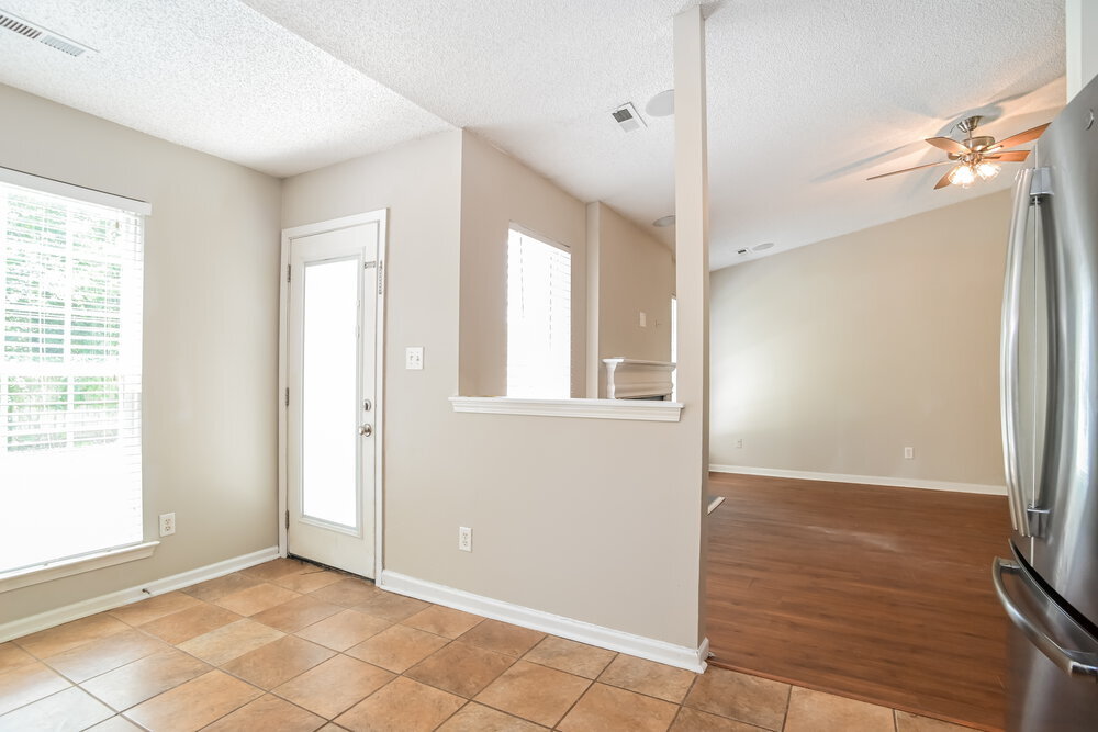 Building Photo - 9928 Peppermint Ln