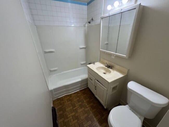 Building Photo - 417 Malacca St