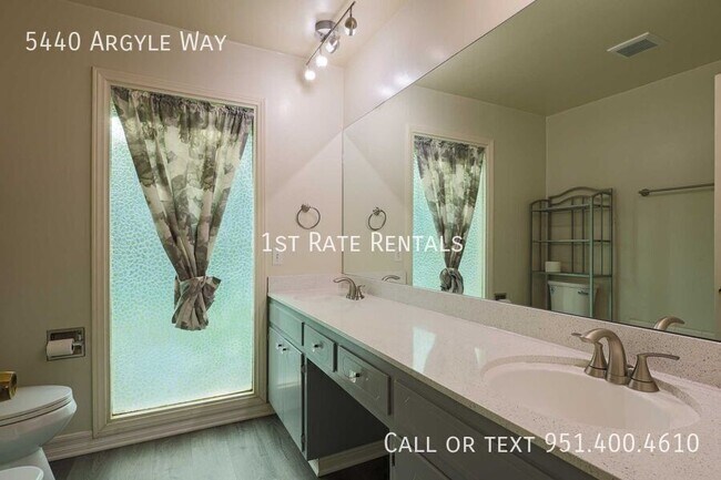 Building Photo - 5440 Argyle Way