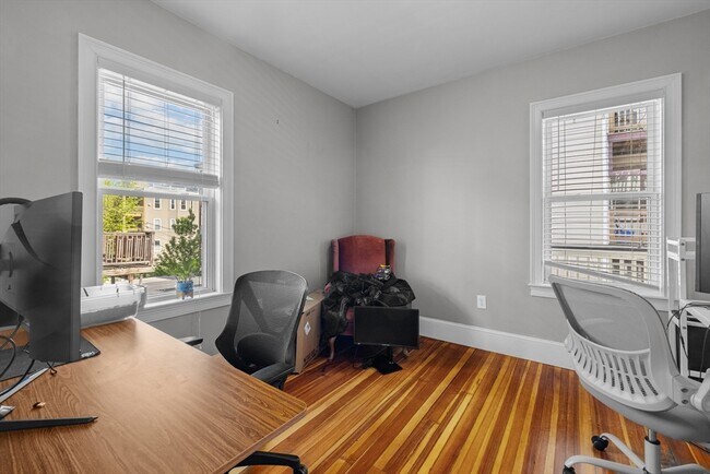 Building Photo - 28 Edison Green