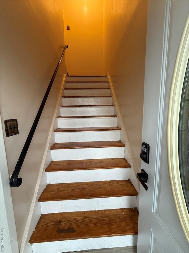 Building Photo - 472 Kirkman Ave