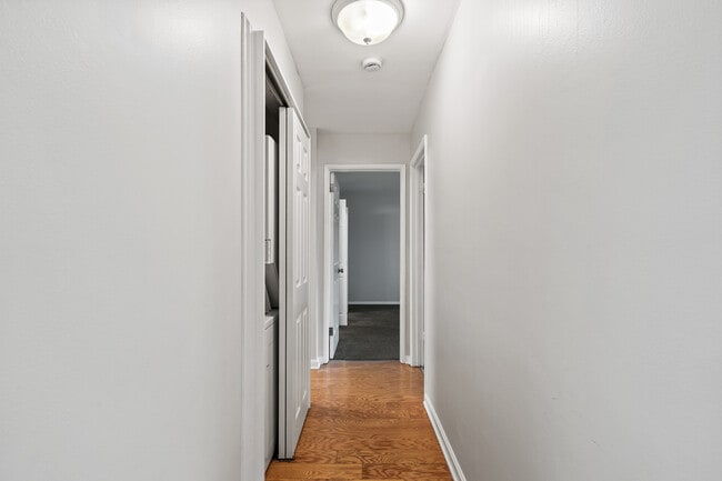 Building Photo - 203 Victor Pkwy