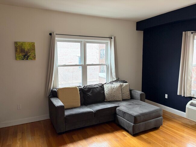 Building Photo - 5501 Hudson Ave