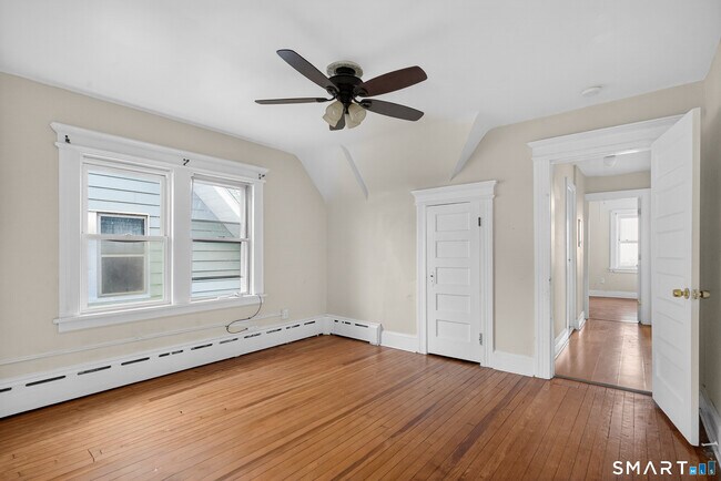 Building Photo - 361 Ridgefield Ave