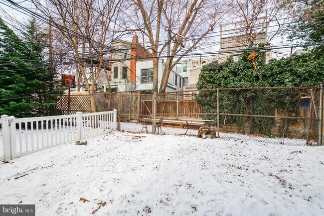 Building Photo - 2123 Spring Garden St