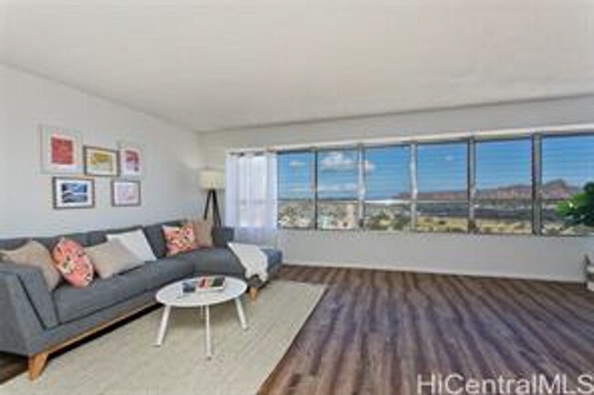 Building Photo - 37th Floor 2 Bed/ 2 Bath/ 1 Assigned parking Condo with views, A/C, Pool, & W/D in unit!