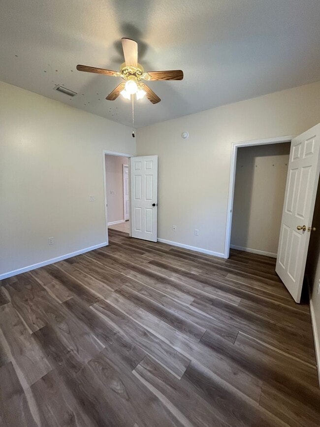 Building Photo - 206 Royal Palms Ave
