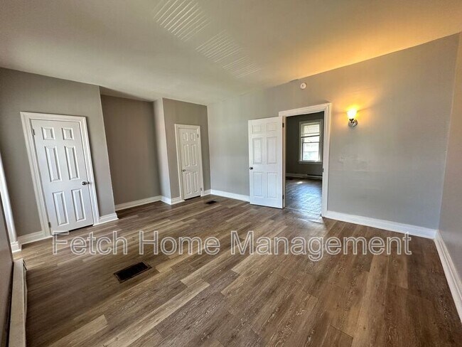 Building Photo - 512 Spruce St