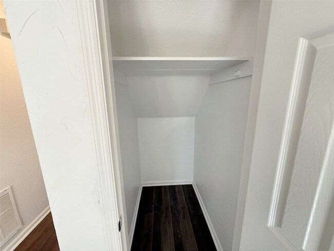 Building Photo - 1713 River Birch Dr